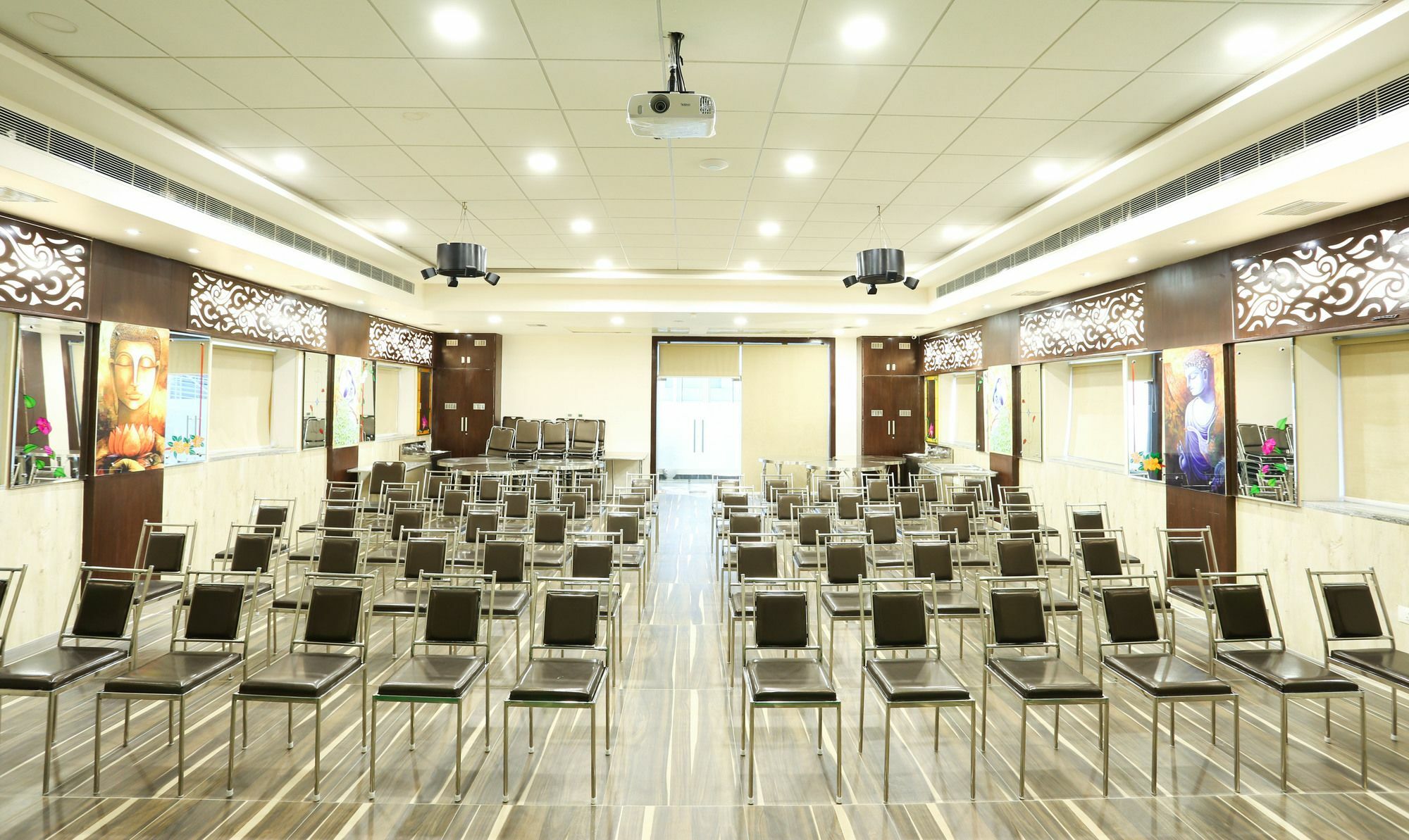 ทรีโบ เทรนด์ ซี พลาซา Hotel วิเจยาวารา ภายนอก รูปภาพ